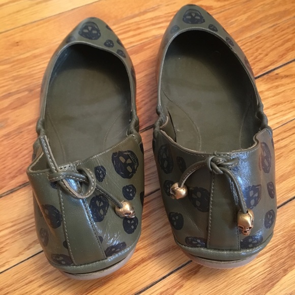 Alexander McQueen Skull Flats - Picture 2 of 3